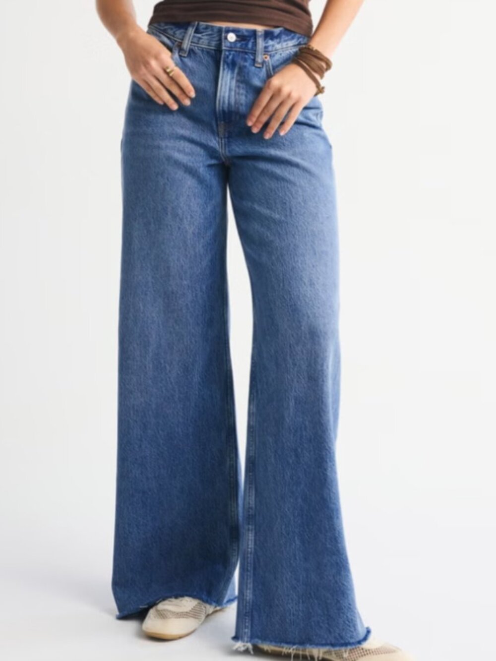 NWT Abercrombie & Fitch High Rise Wide Leg Jean Lightweight Drapey Rigid Raw Hem - Picture 4 of 16